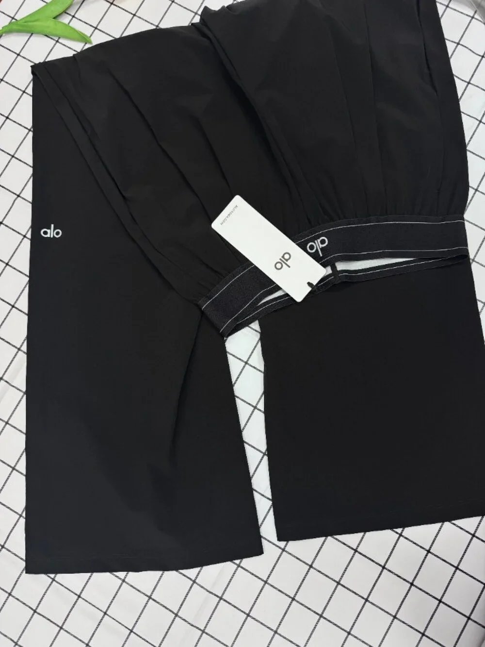 NWT 😘😀 ALO Yoga Black Suit Up Pants ( Regular ) 30-inch inner seam